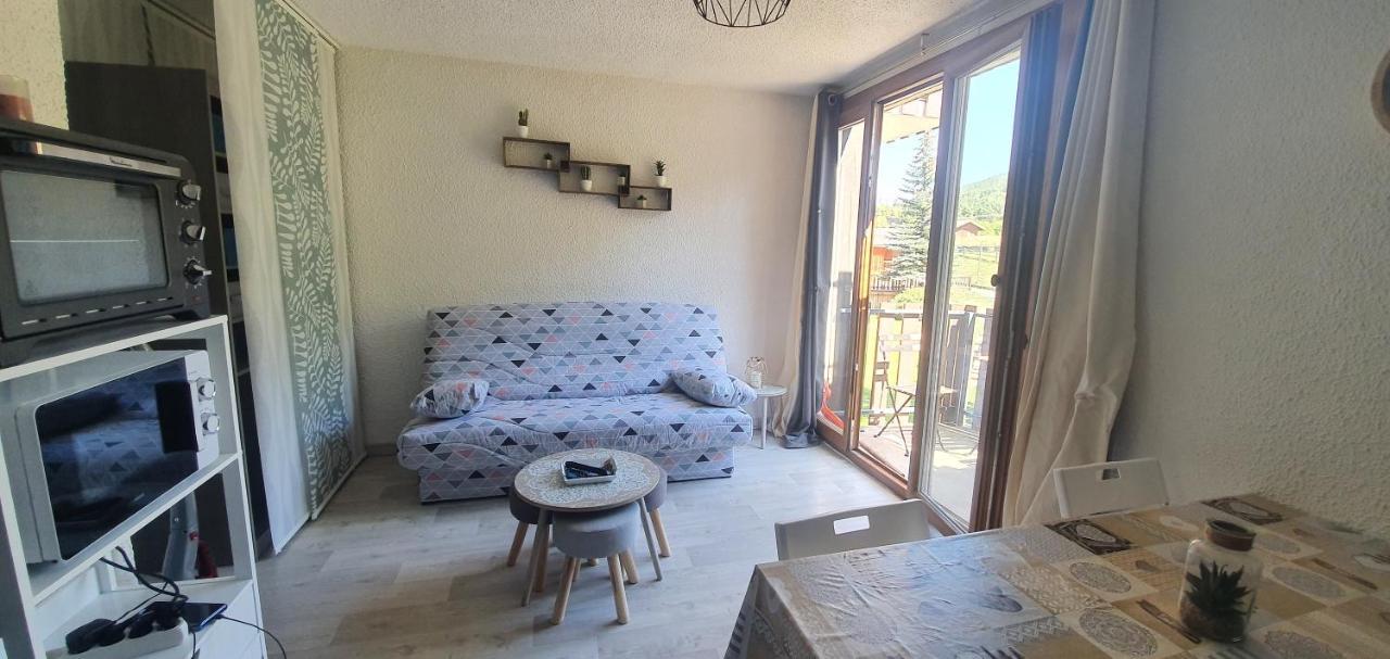 Studio 4 A 5 Personnes Saint Jean Montclar Montclar  Exterior foto